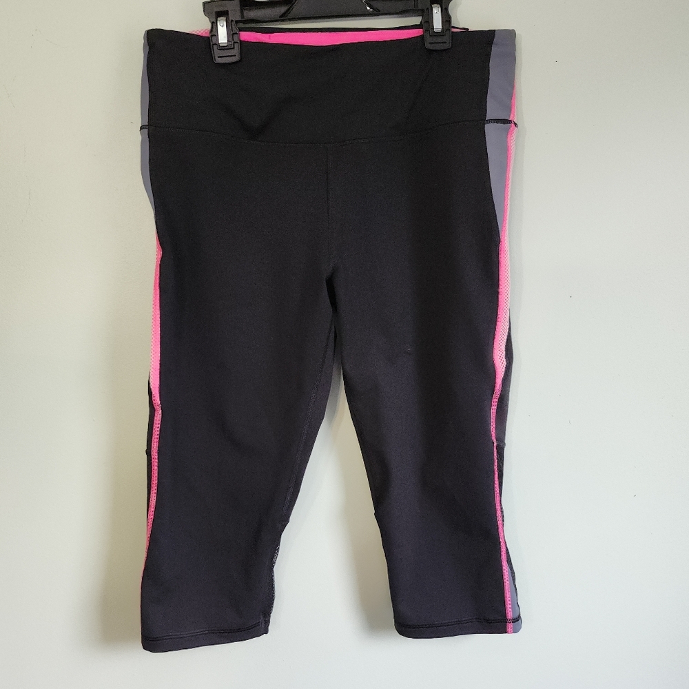 Victoria's Secret VSX Sport KNOCKOUT Capri leggings Black/Hot Pink Womens Large
